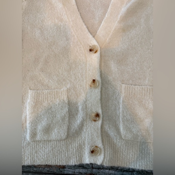 Tuckernuck Ivory Cardigan with Puff Shoulders - Picture 4 of 7